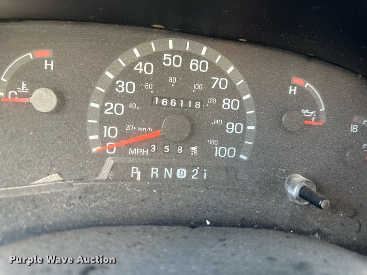 image for item DS6432 1998 Ford E350  box truck