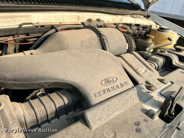 image for item DS6432 1998 Ford E350  box truck