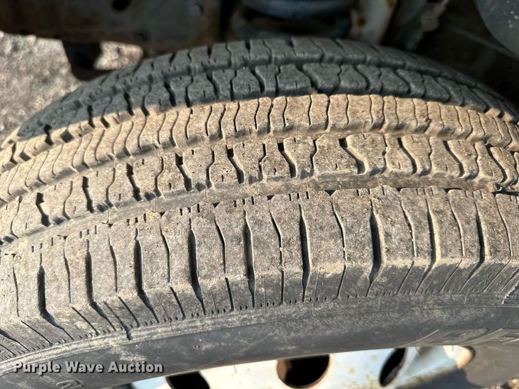 image for item DS6432 1998 Ford E350  box truck