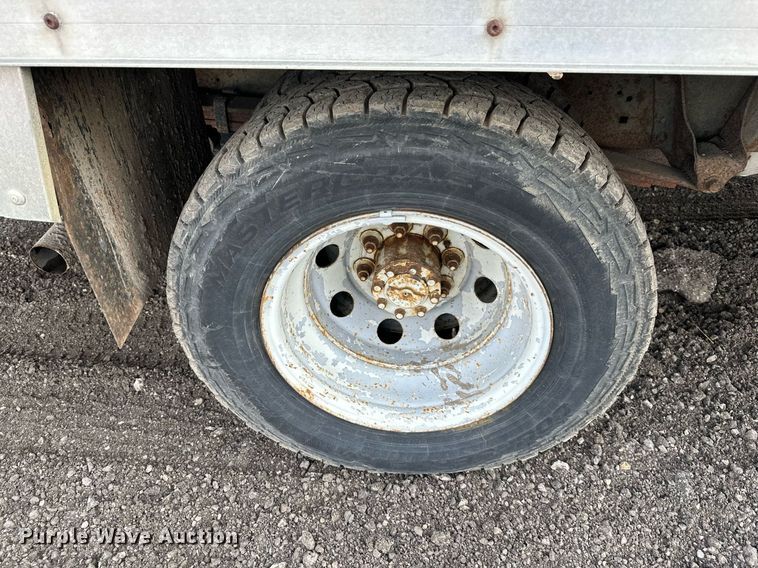 image for item DS6432 1998 Ford E350  box truck