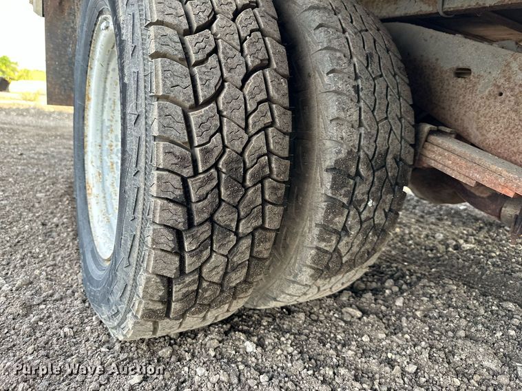 image for item DS6432 1998 Ford E350  box truck