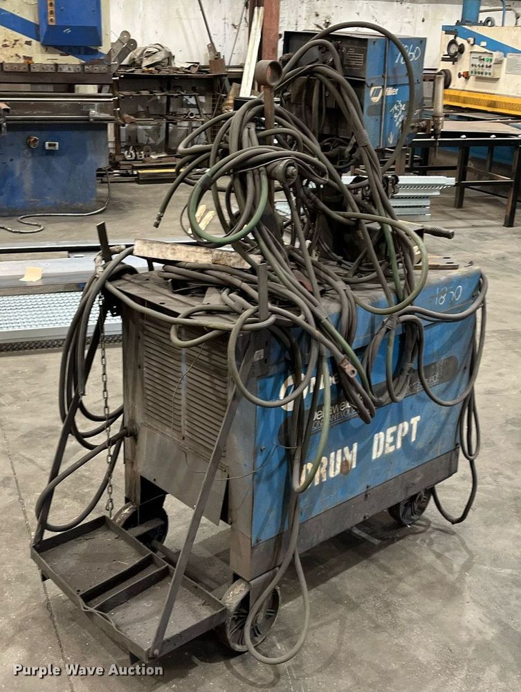 image for item EI0576 Miller Deltaweld 451  welder