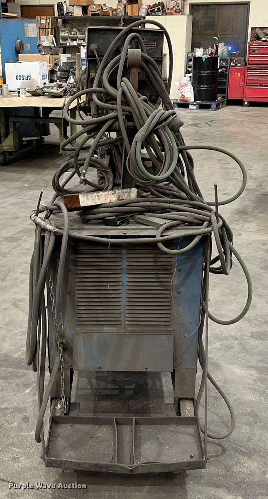 image for item EI0576 Miller Deltaweld 451  welder