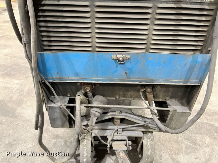 image for item EI0576 Miller Deltaweld 451  welder