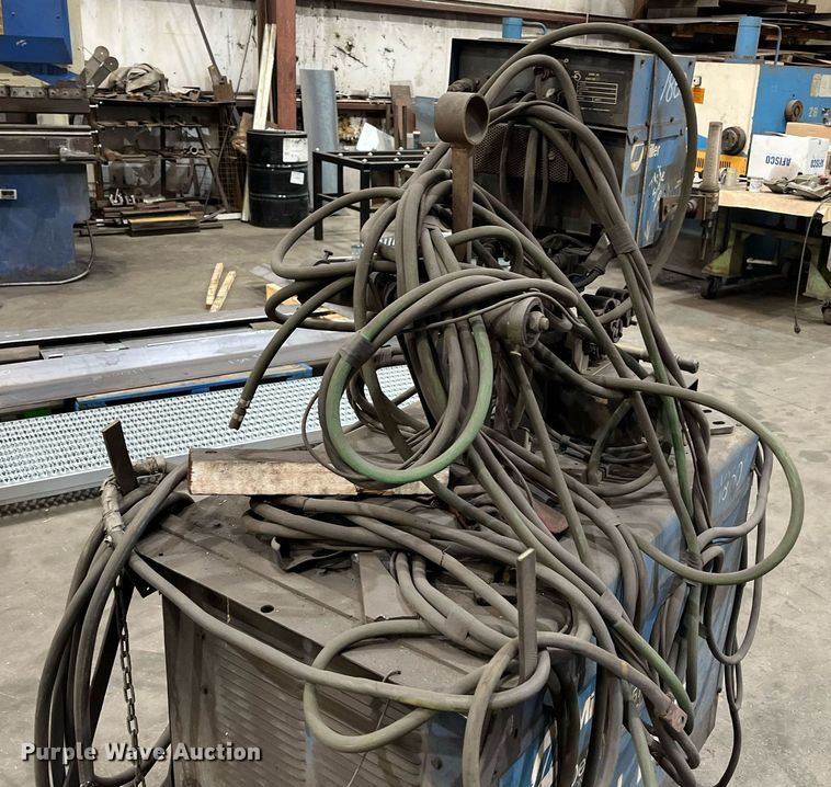 image for item EI0576 Miller Deltaweld 451  welder