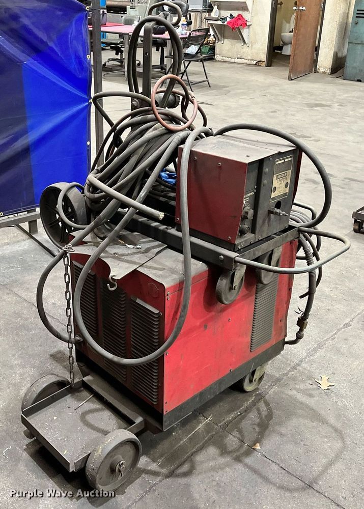 image for item EI0578 Lincoln Idealarc CV-300  welder