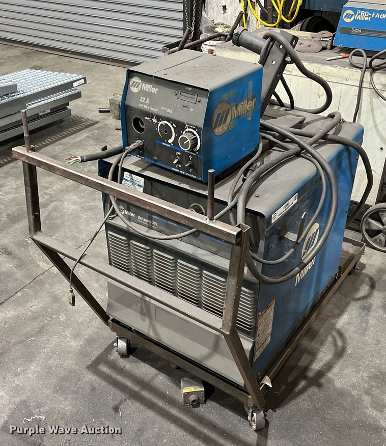 image for item EI0580 Miller Deltaweld 302  welder