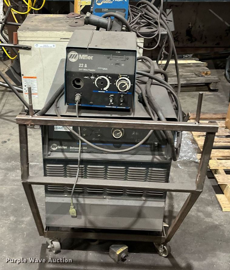 image for item EI0580 Miller Deltaweld 302  welder