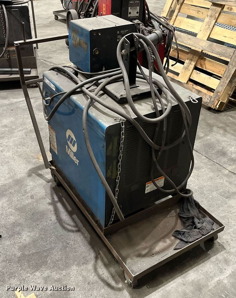 image for item EI0580 Miller Deltaweld 302  welder