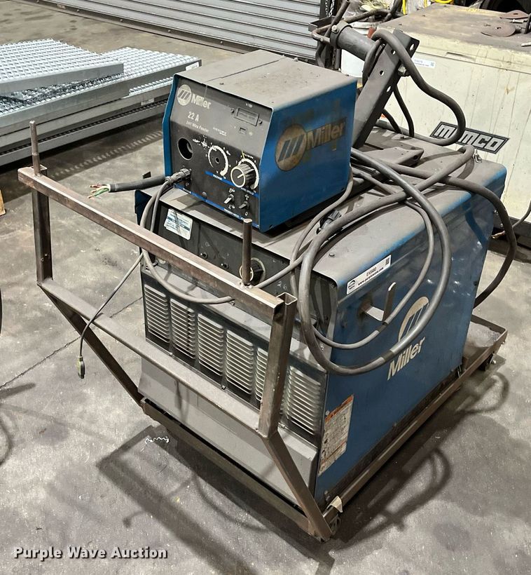 image for item EI0580 Miller Deltaweld 302  welder
