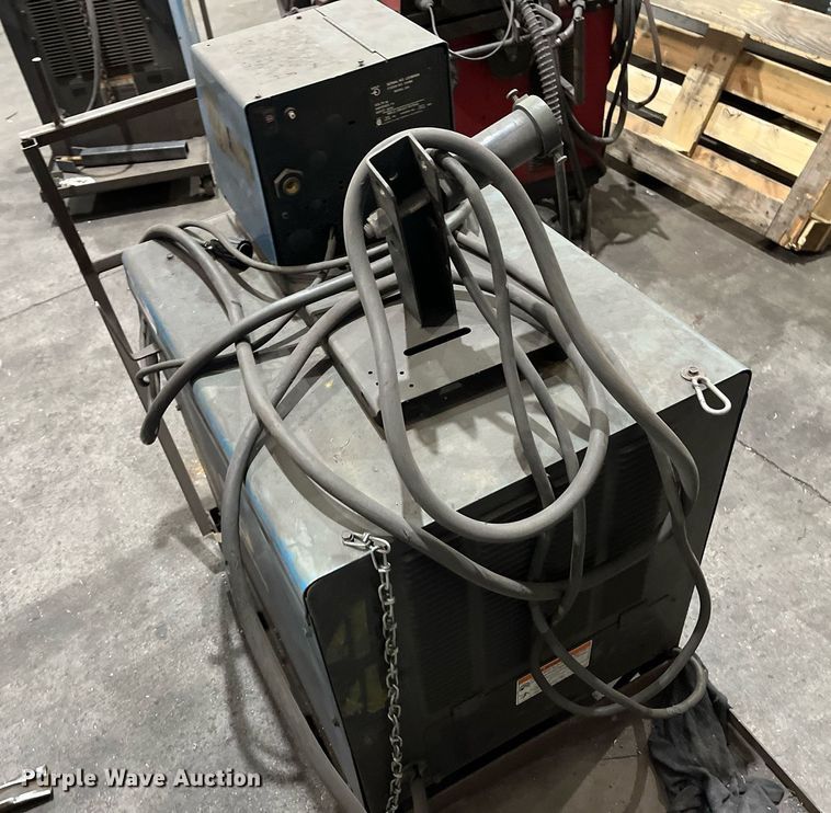 image for item EI0580 Miller Deltaweld 302  welder