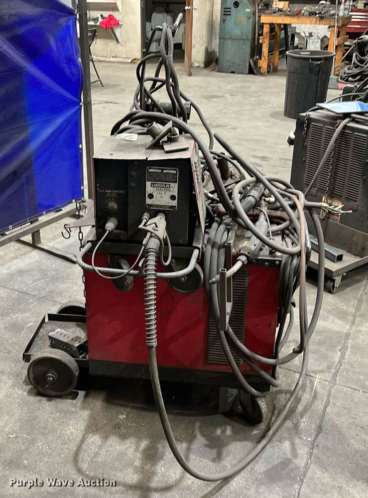 image for item EI0581 Lincoln Idealarc CV-300  welder