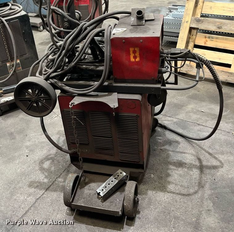 image for item EI0581 Lincoln Idealarc CV-300  welder