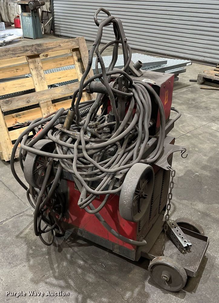 image for item EI0581 Lincoln Idealarc CV-300  welder