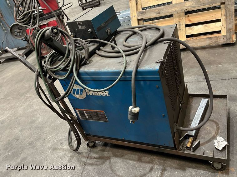 image for item EI0582 Miller CP-302  welder