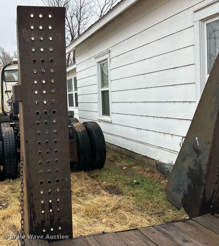 image for item EK9883 2003 Belshe  equipment trailer