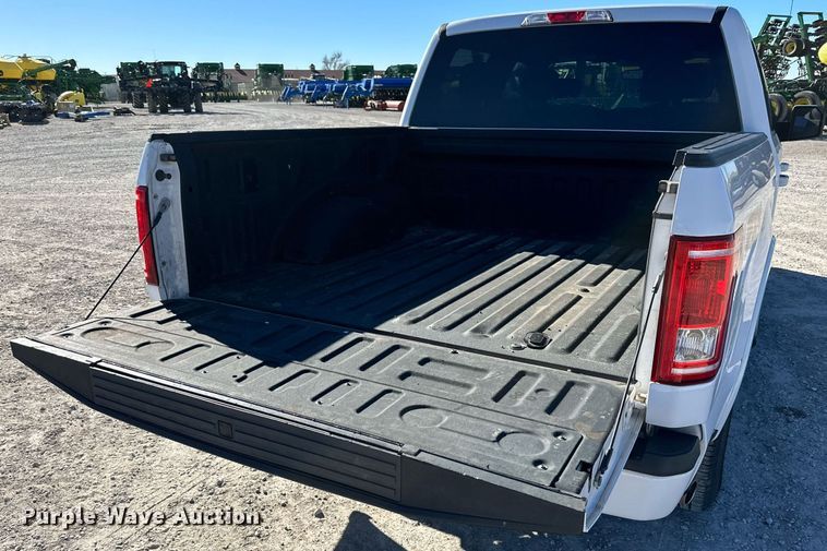 image for item IB9300 2016 Ford F150  SuperCrew pickup truck