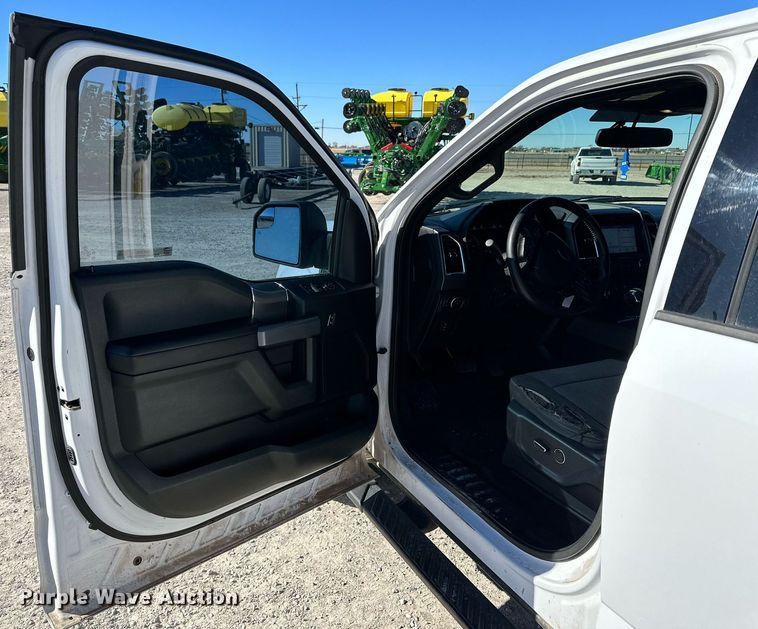 image for item IB9300 2016 Ford F150  SuperCrew pickup truck