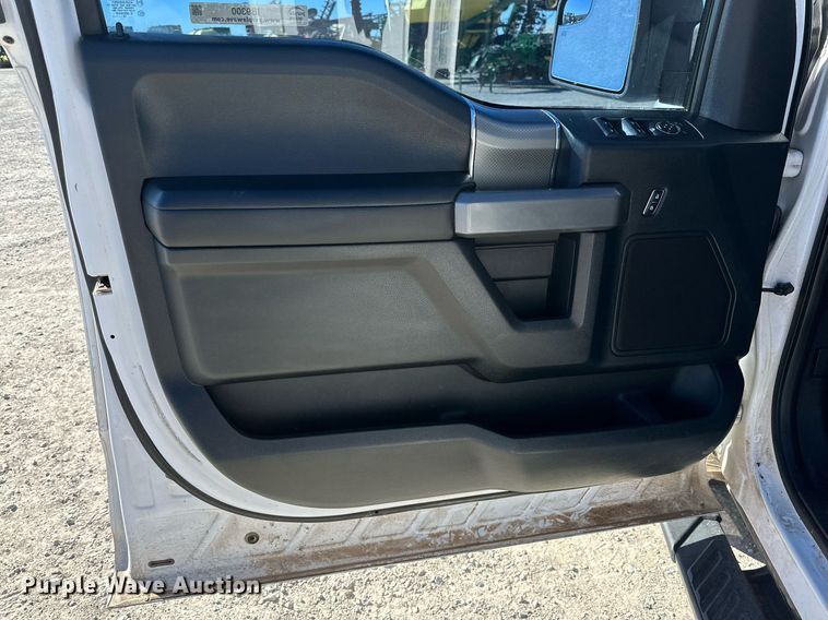 image for item IB9300 2016 Ford F150  SuperCrew pickup truck