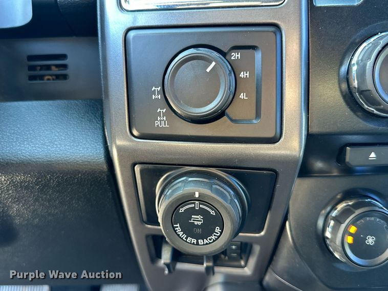 image for item IB9300 2016 Ford F150  SuperCrew pickup truck