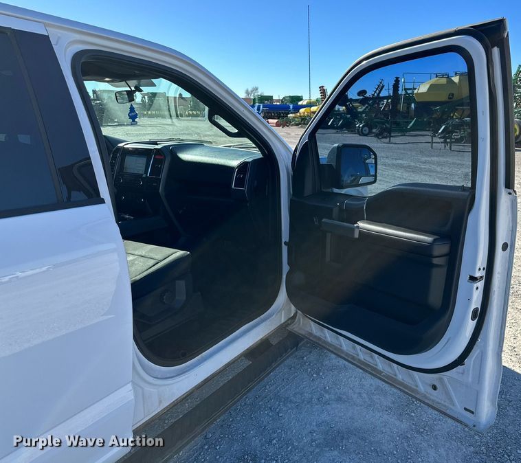 image for item IB9300 2016 Ford F150  SuperCrew pickup truck