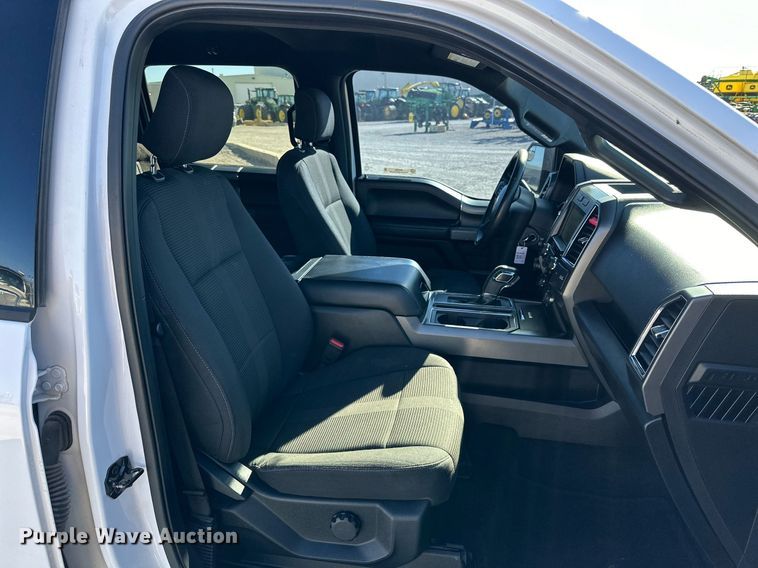 image for item IB9300 2016 Ford F150  SuperCrew pickup truck