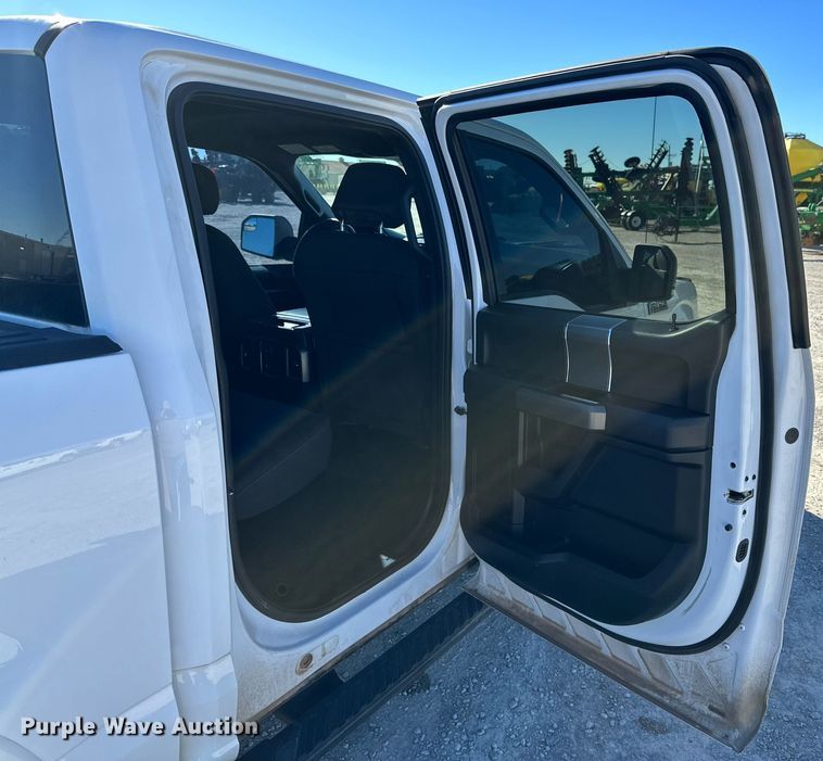 image for item IB9300 2016 Ford F150  SuperCrew pickup truck