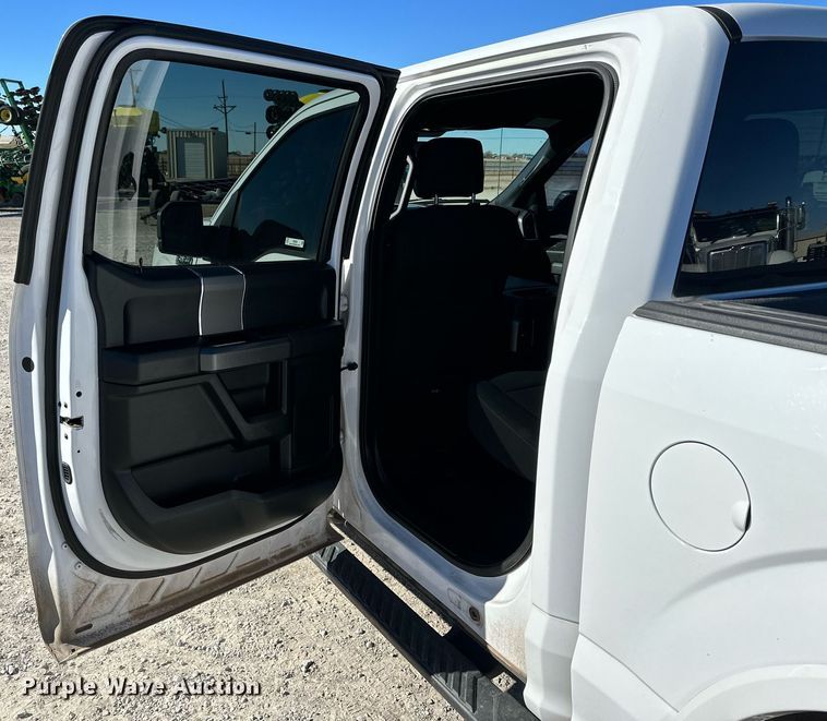 image for item IB9300 2016 Ford F150  SuperCrew pickup truck