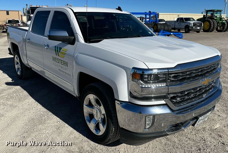 image for item IB9301 2017 Chevrolet Silverado 1500  Crew Cab pickup truck