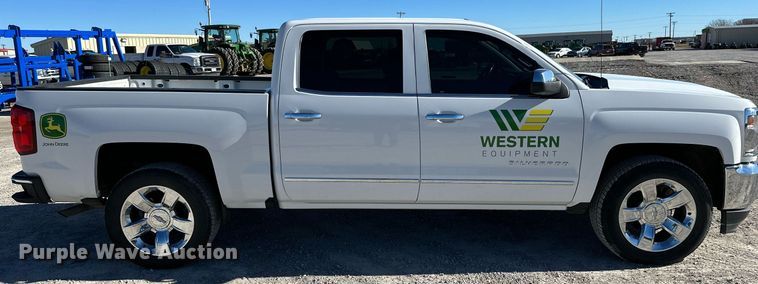 image for item IB9301 2017 Chevrolet Silverado 1500  Crew Cab pickup truck