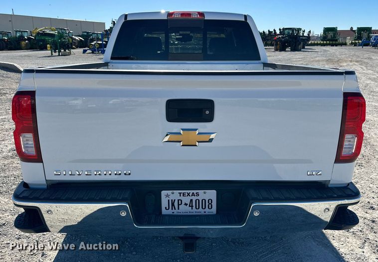 image for item IB9301 2017 Chevrolet Silverado 1500  Crew Cab pickup truck