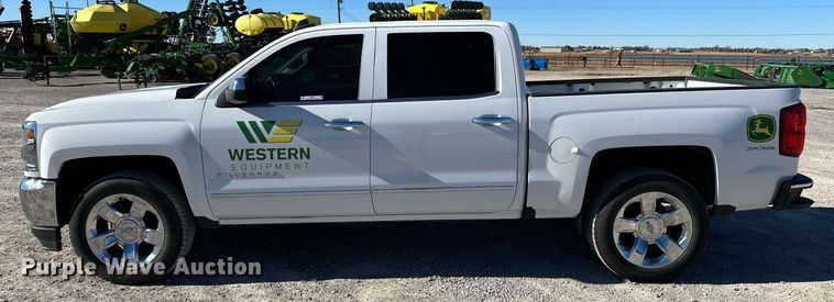 image for item IB9301 2017 Chevrolet Silverado 1500  Crew Cab pickup truck