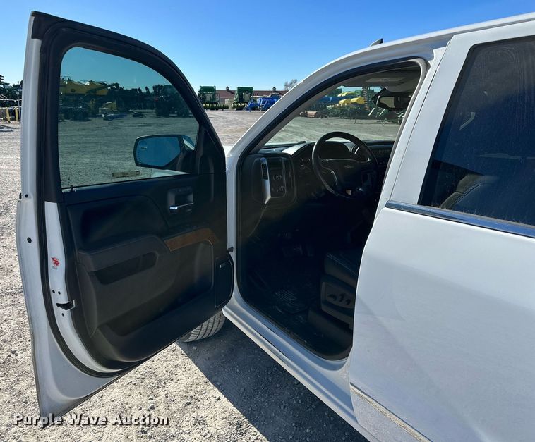 image for item IB9301 2017 Chevrolet Silverado 1500  Crew Cab pickup truck