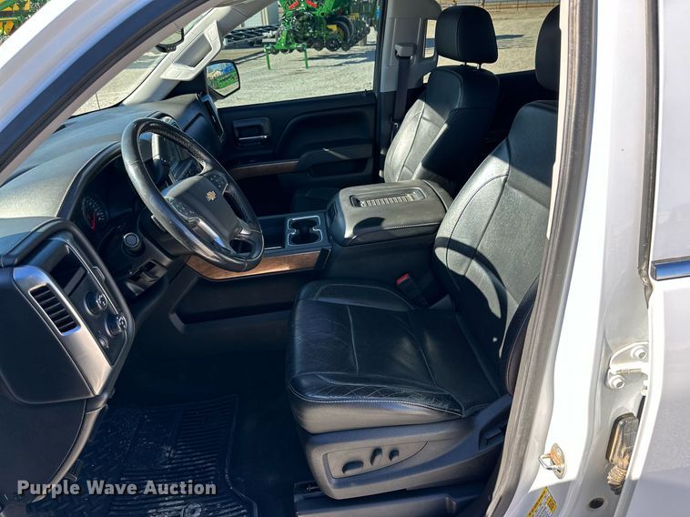 image for item IB9301 2017 Chevrolet Silverado 1500  Crew Cab pickup truck