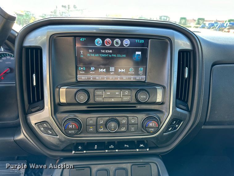 image for item IB9301 2017 Chevrolet Silverado 1500  Crew Cab pickup truck