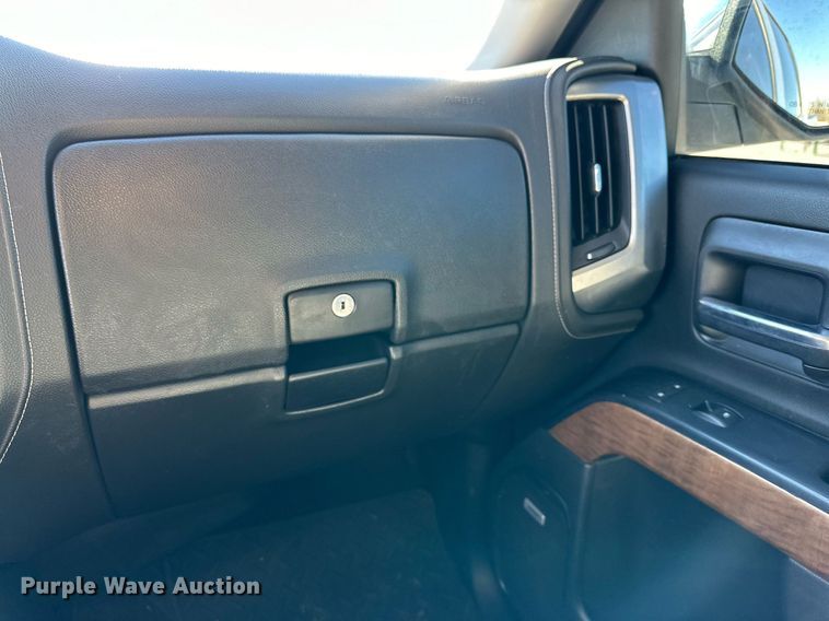 image for item IB9301 2017 Chevrolet Silverado 1500  Crew Cab pickup truck