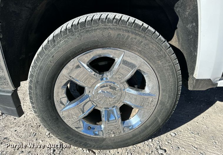 image for item IB9301 2017 Chevrolet Silverado 1500  Crew Cab pickup truck