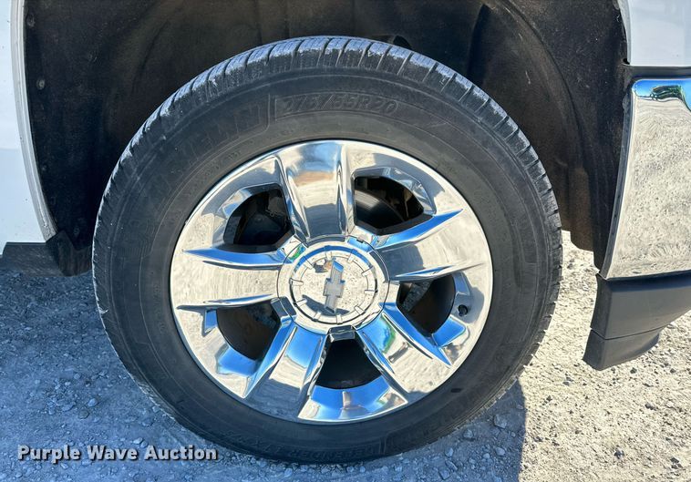 image for item IB9301 2017 Chevrolet Silverado 1500  Crew Cab pickup truck