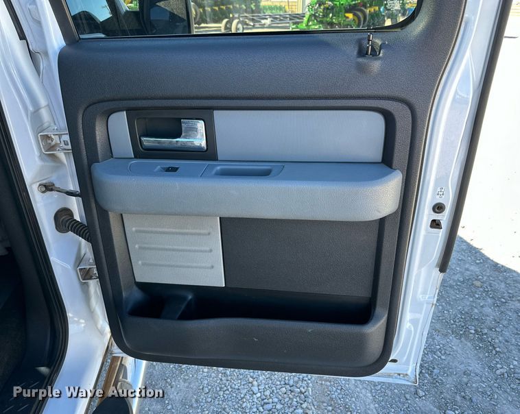 image for item IB9302 2014 Ford F150  SuperCrew pickup truck