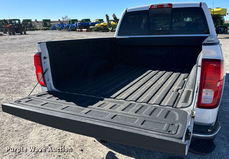 image for item IB9303 2016 Chevrolet Silverado 1500  Crew Cab pickup truck