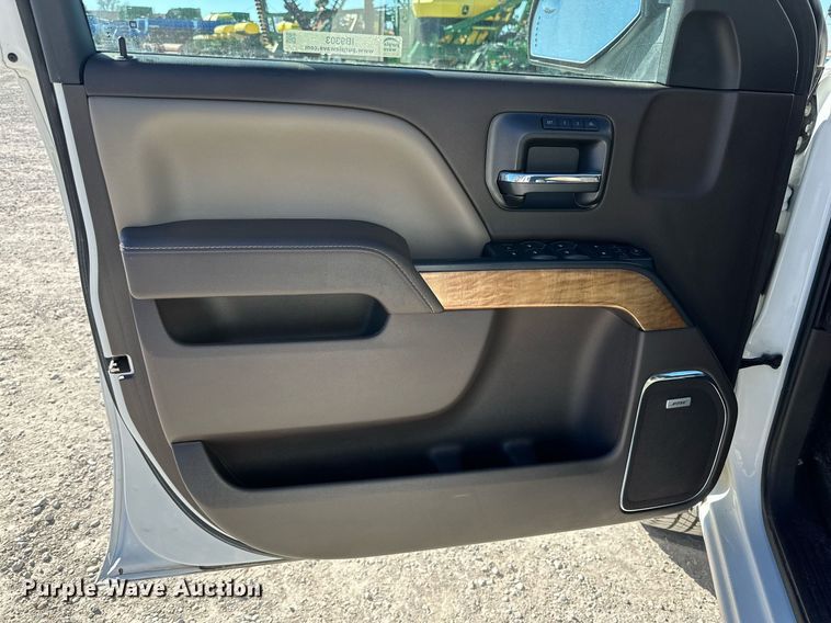 image for item IB9303 2016 Chevrolet Silverado 1500  Crew Cab pickup truck