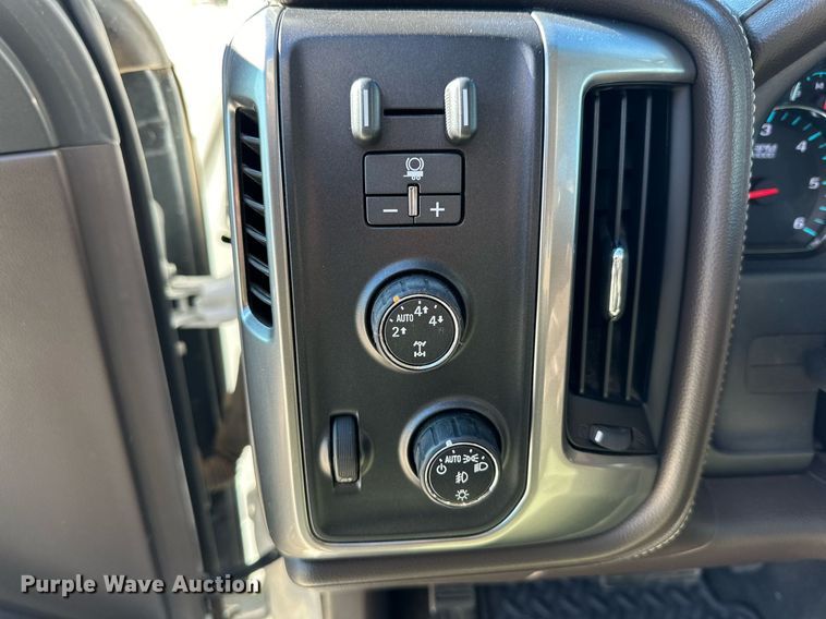 image for item IB9303 2016 Chevrolet Silverado 1500  Crew Cab pickup truck