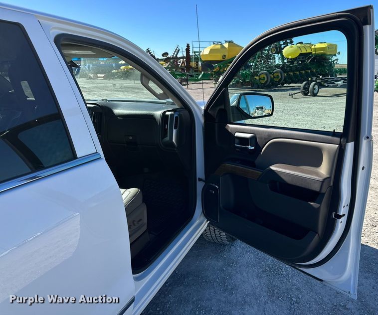 image for item IB9303 2016 Chevrolet Silverado 1500  Crew Cab pickup truck