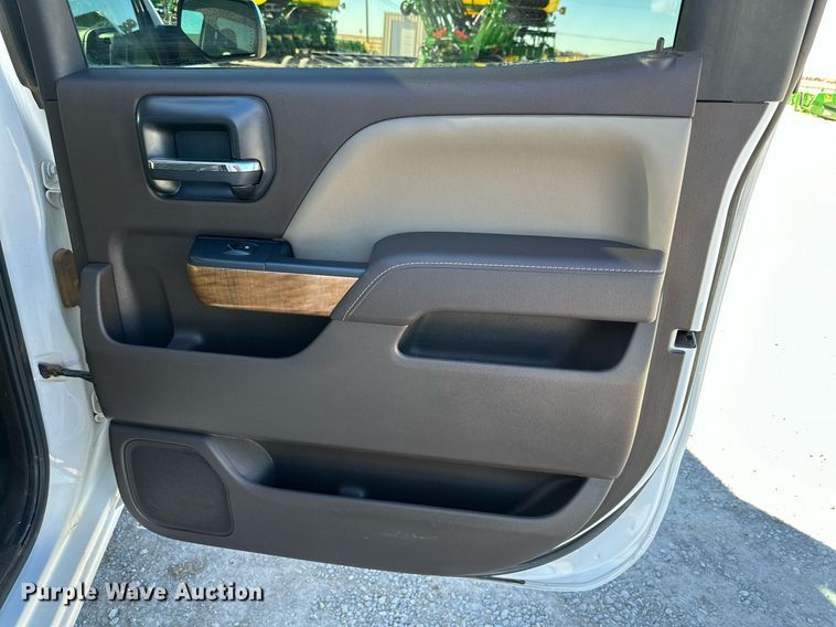 image for item IB9303 2016 Chevrolet Silverado 1500  Crew Cab pickup truck