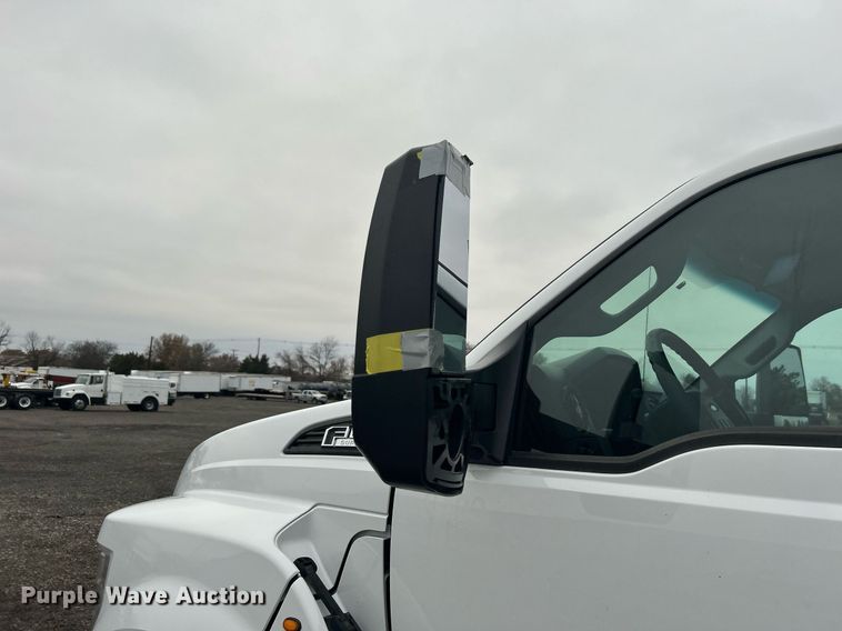 image for item KH9688 2016 Ford F650  box truck