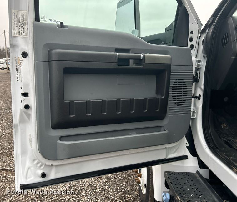 image for item KH9688 2016 Ford F650  box truck