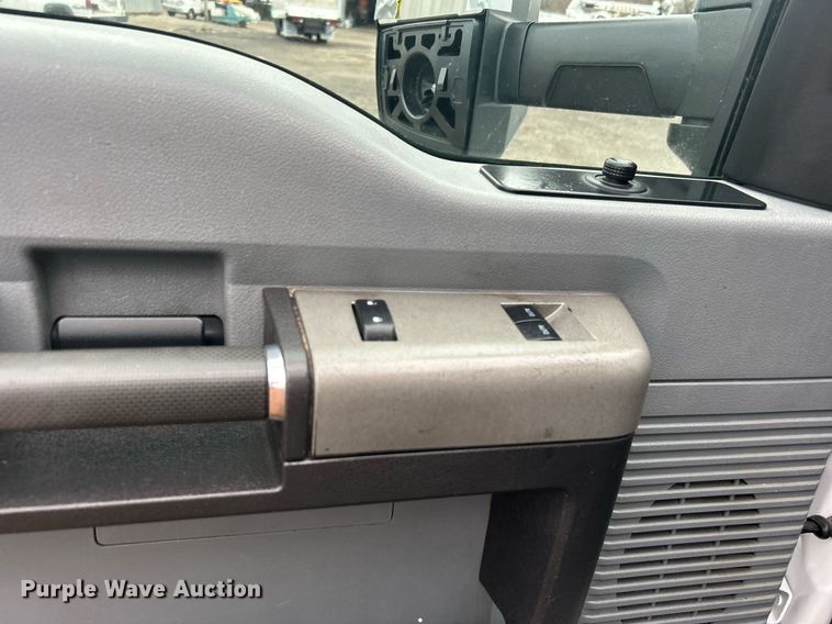 image for item KH9688 2016 Ford F650  box truck