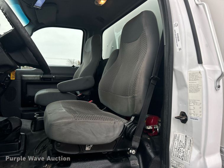 image for item KH9688 2016 Ford F650  box truck