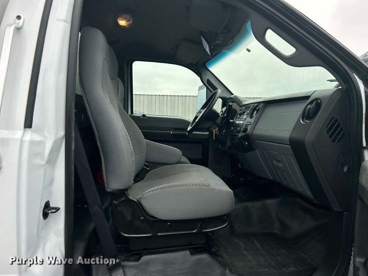 image for item KH9688 2016 Ford F650  box truck