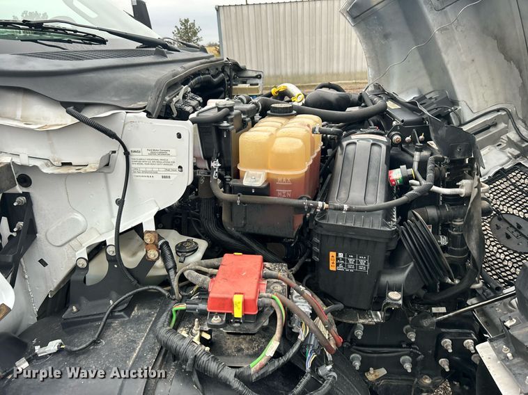 image for item KH9688 2016 Ford F650  box truck